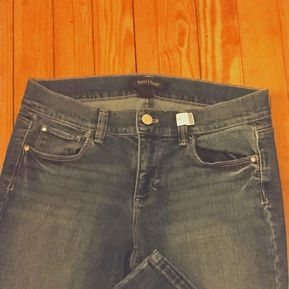 woman's white house skimmer 4 Jeans - Picture 3 of 5